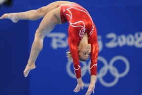 开云网址入口-青少年入门足球装备全面升级，安全性提升，青少年足球鞋怎么选择