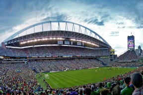 开云体育视频直播-中超重返高人气赛场体现球迷忠诚重燃，中超重启方案再调整