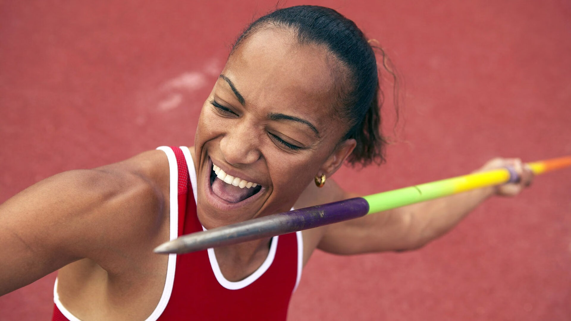 训练前热身流程标准化有效减少运动损伤保障训练安全性，训练前热身一般为几分钟